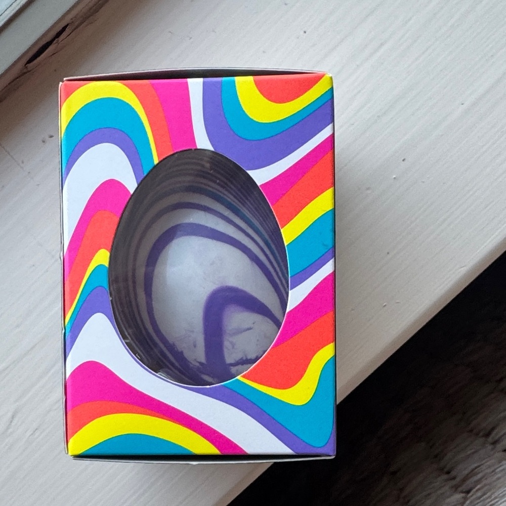 BNIB- Swirlie Eggs Purple & White Stress Egg - Squeeze Toy - Picture 4 of 6